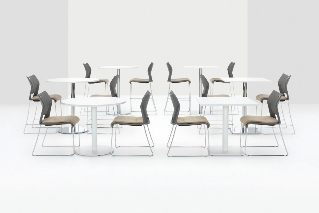 Global table. Desalto Kobe Chair. Стул Vitra PC-077. Кресло Desalto. Virgil на стуле
