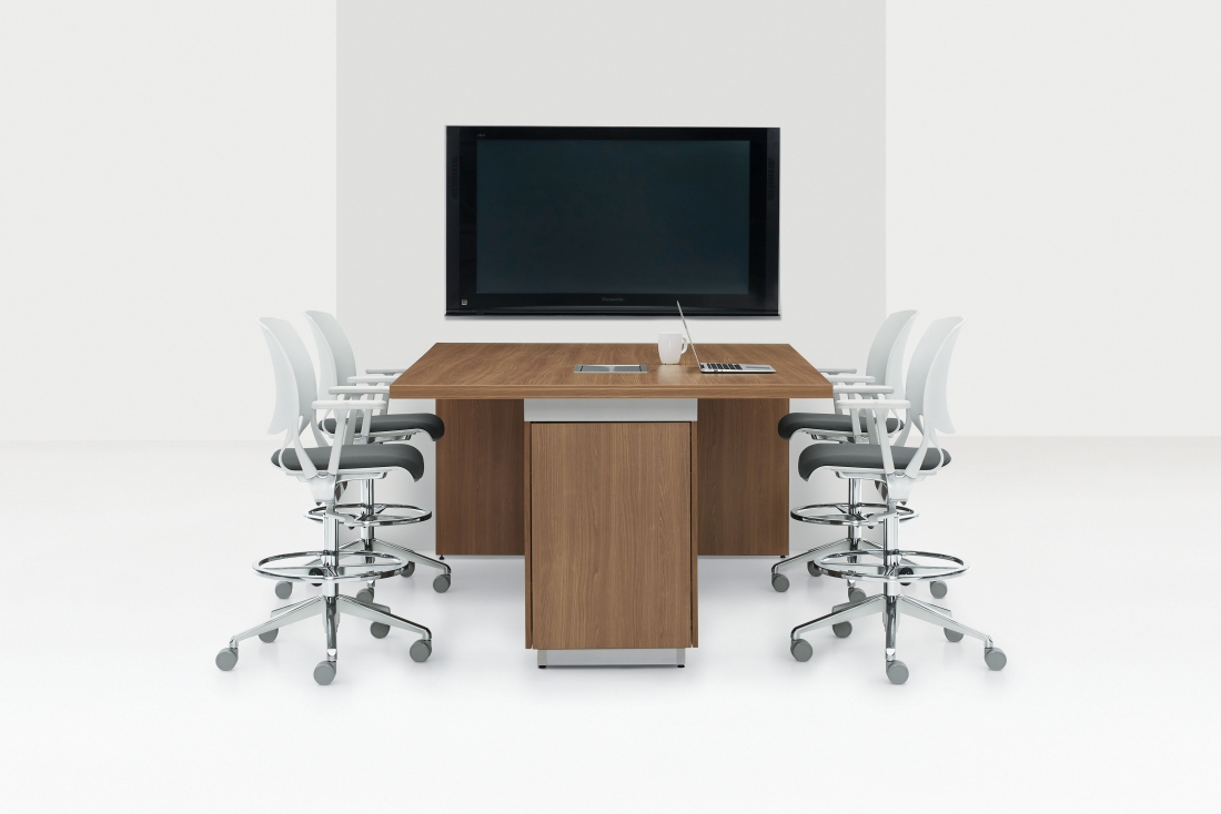 Media table. Комплект офисной Кэпитол. Цветы на конференсный стол. Бизнес мебель фон для монтажа.