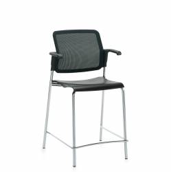 Tabouret de comptoir avec accoudoirs, assise en polypropylène et dossier en tissu maillé Sonic – Siège pour salle de formation – Sièges pour salle de formation – Tabouret de comptoir avec accoudoirs, assise en polypropylène et dossier en tissu maillé