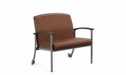 Fauteuil bariatrique à dossier bas, roulettes arrière Fauteuil bariatrique à dossier bas, roulettes arrière Model Thumbnail