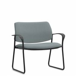 Fauteuil bariatrique à dossier bas, fixations dissimulées et piétement monobloc Fauteuil bariatrique à dossier bas, fixations dissimulées et piétement monobloc Model Thumbnail